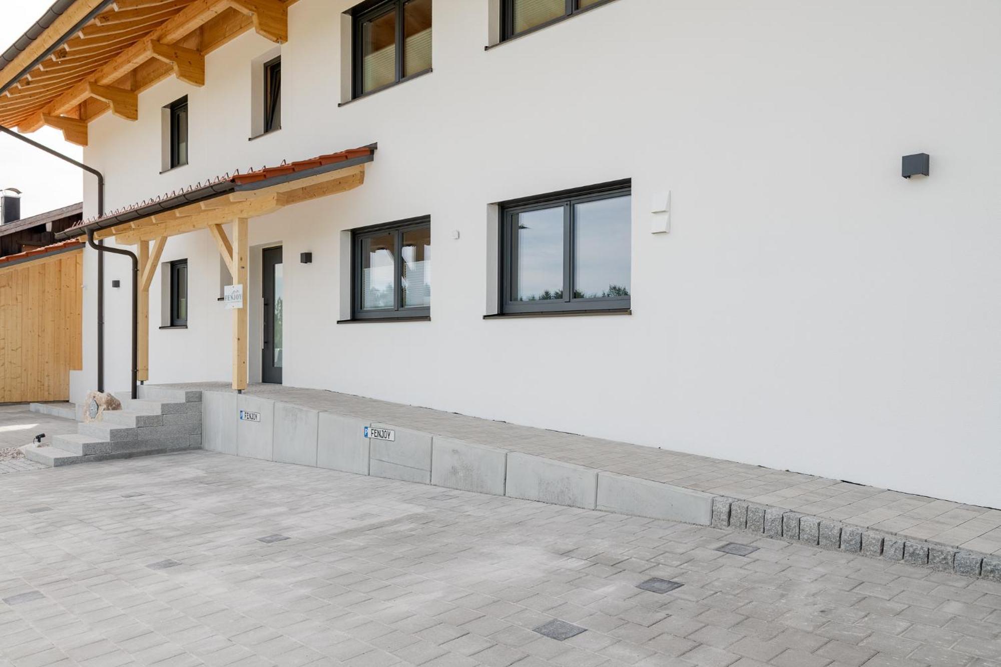 Fenjoy: Ferienapartment In Neubau / Balkon / Bbq 베르나우암히엠지 외부 사진