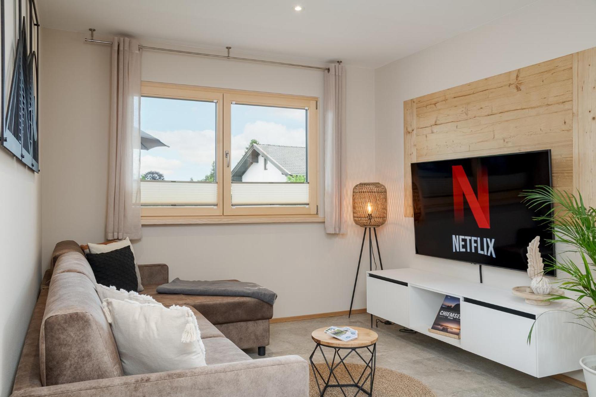 Fenjoy: Ferienapartment In Neubau / Balkon / Bbq 베르나우암히엠지 외부 사진