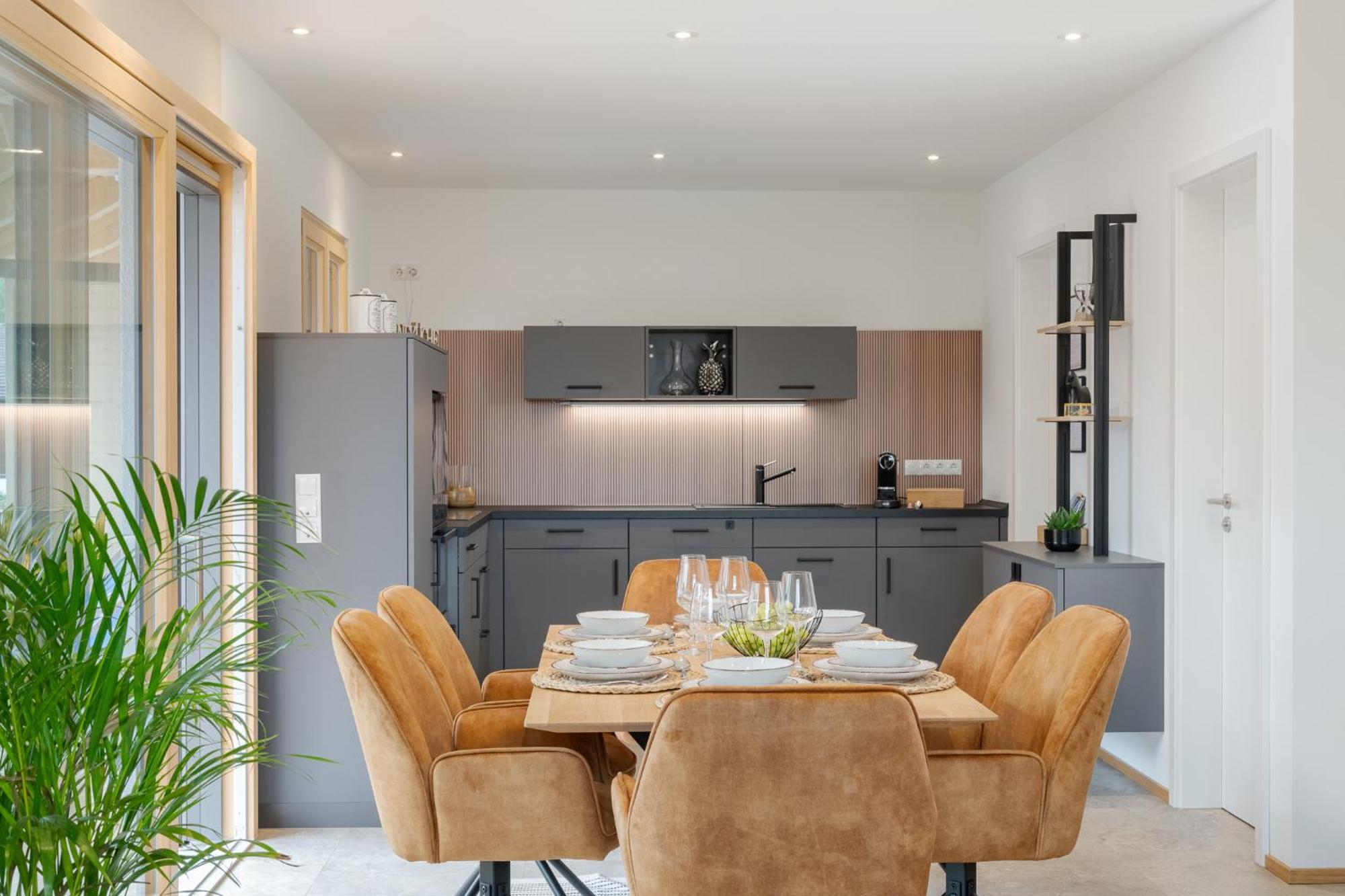 Fenjoy: Ferienapartment In Neubau / Balkon / Bbq 베르나우암히엠지 외부 사진